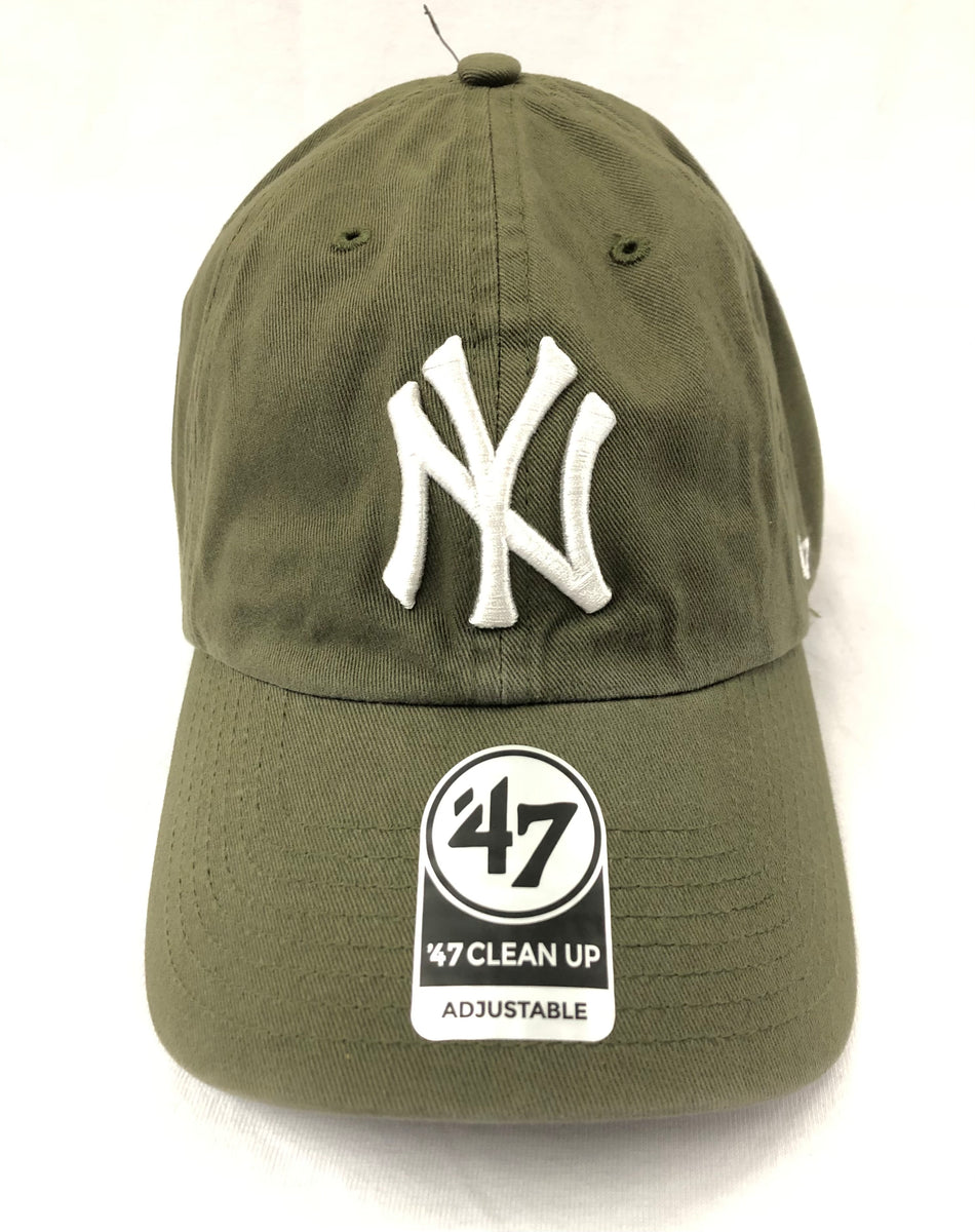 47 Clean Up New York Yankees Cap in Khaki & Black - Glue Store